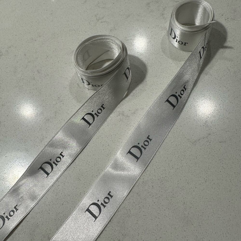Dior White Ribbon 2 - Picture 6 of 7